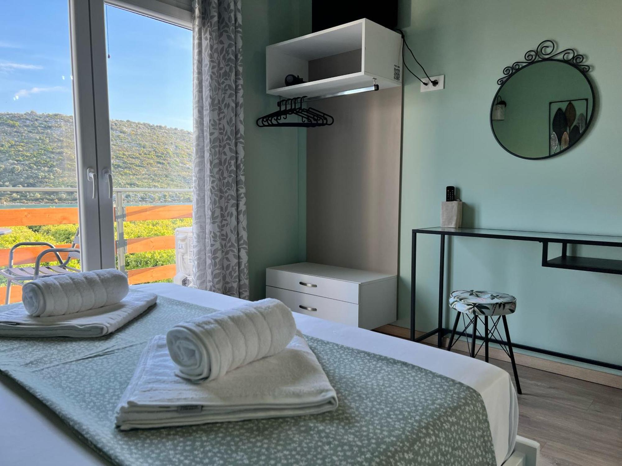 Ferienwohnung Ktima Klimentini Vivári Exterior foto