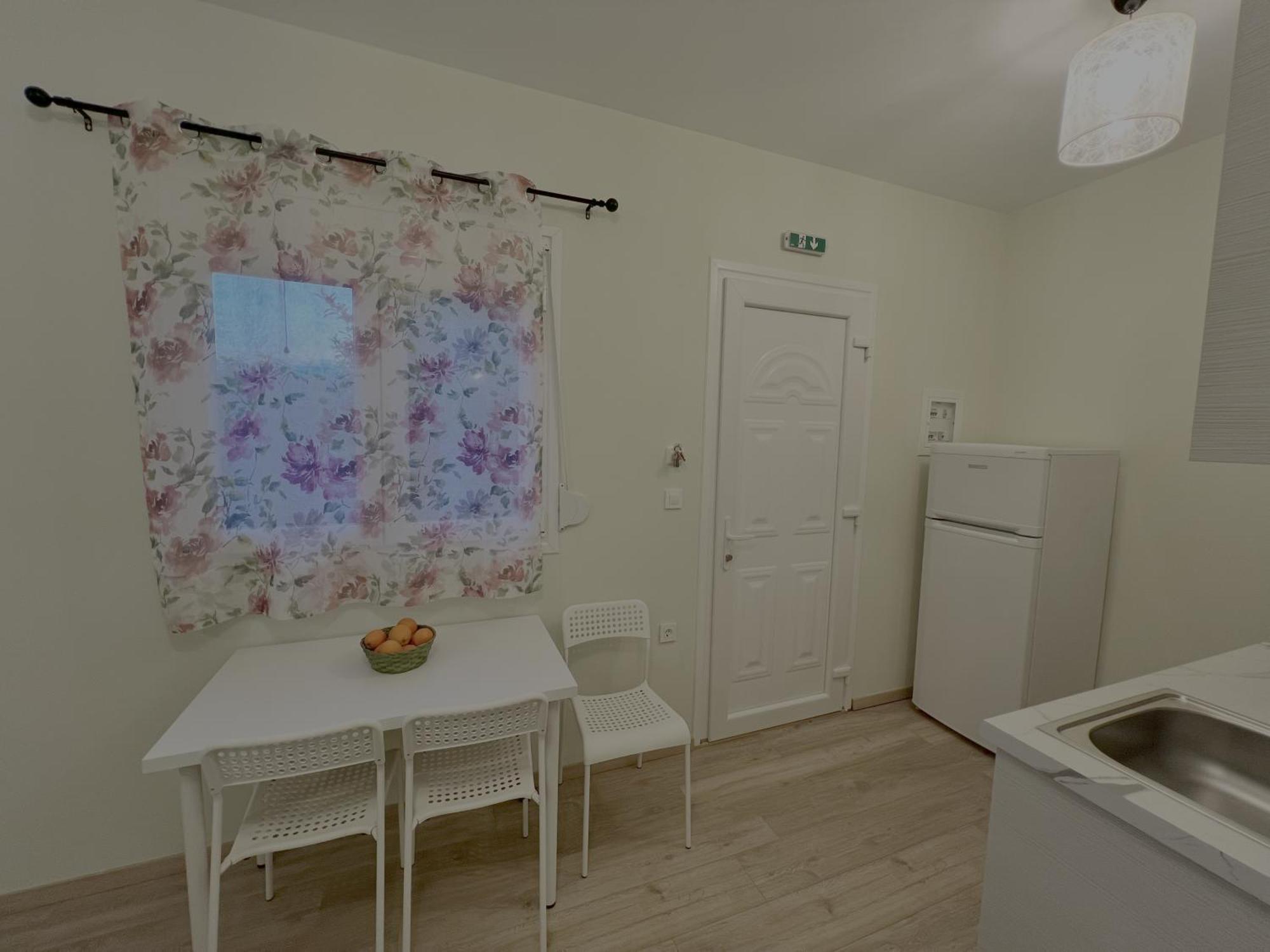 Ferienwohnung Ktima Klimentini Vivári Exterior foto