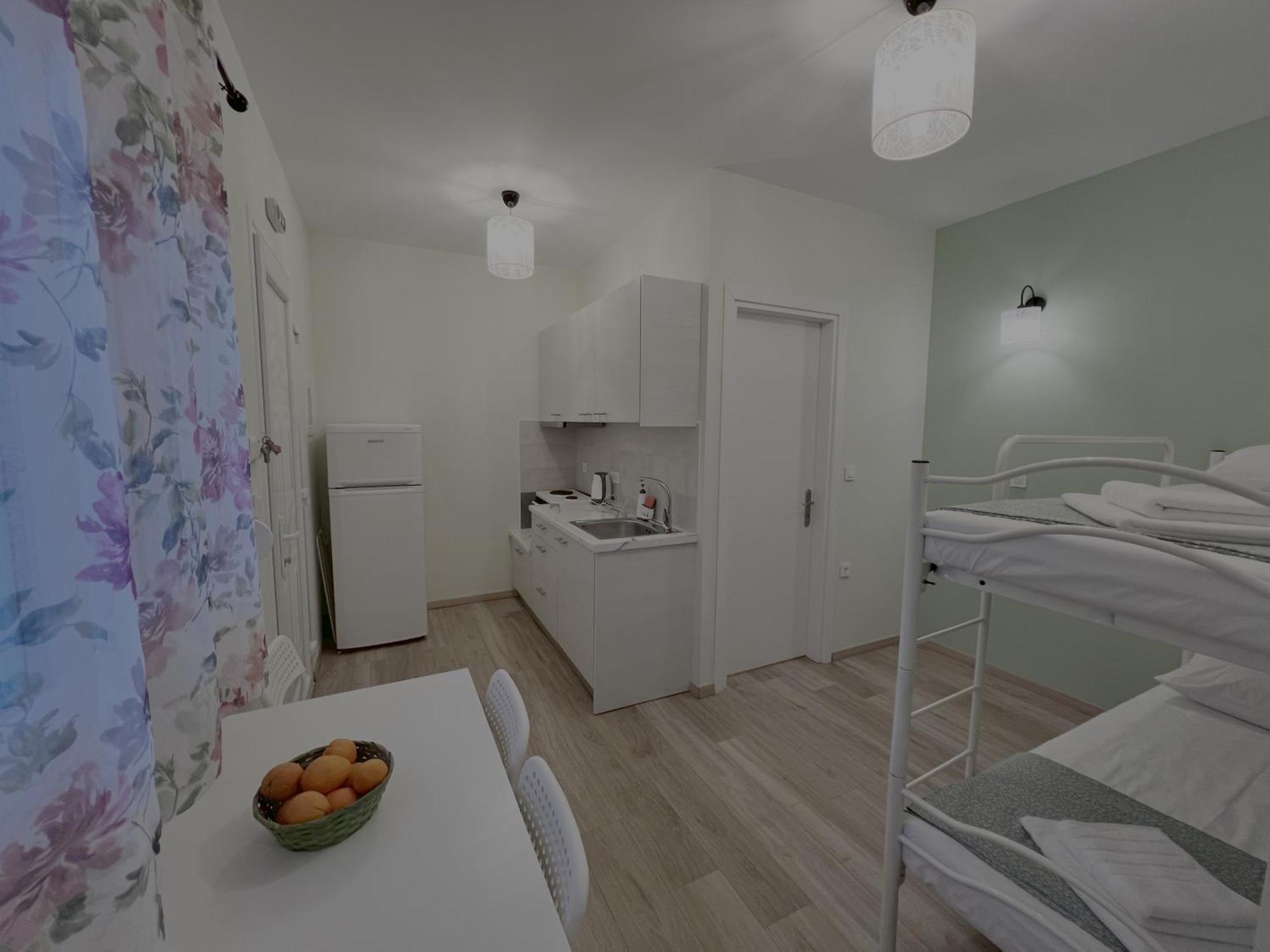 Ferienwohnung Ktima Klimentini Vivári Exterior foto