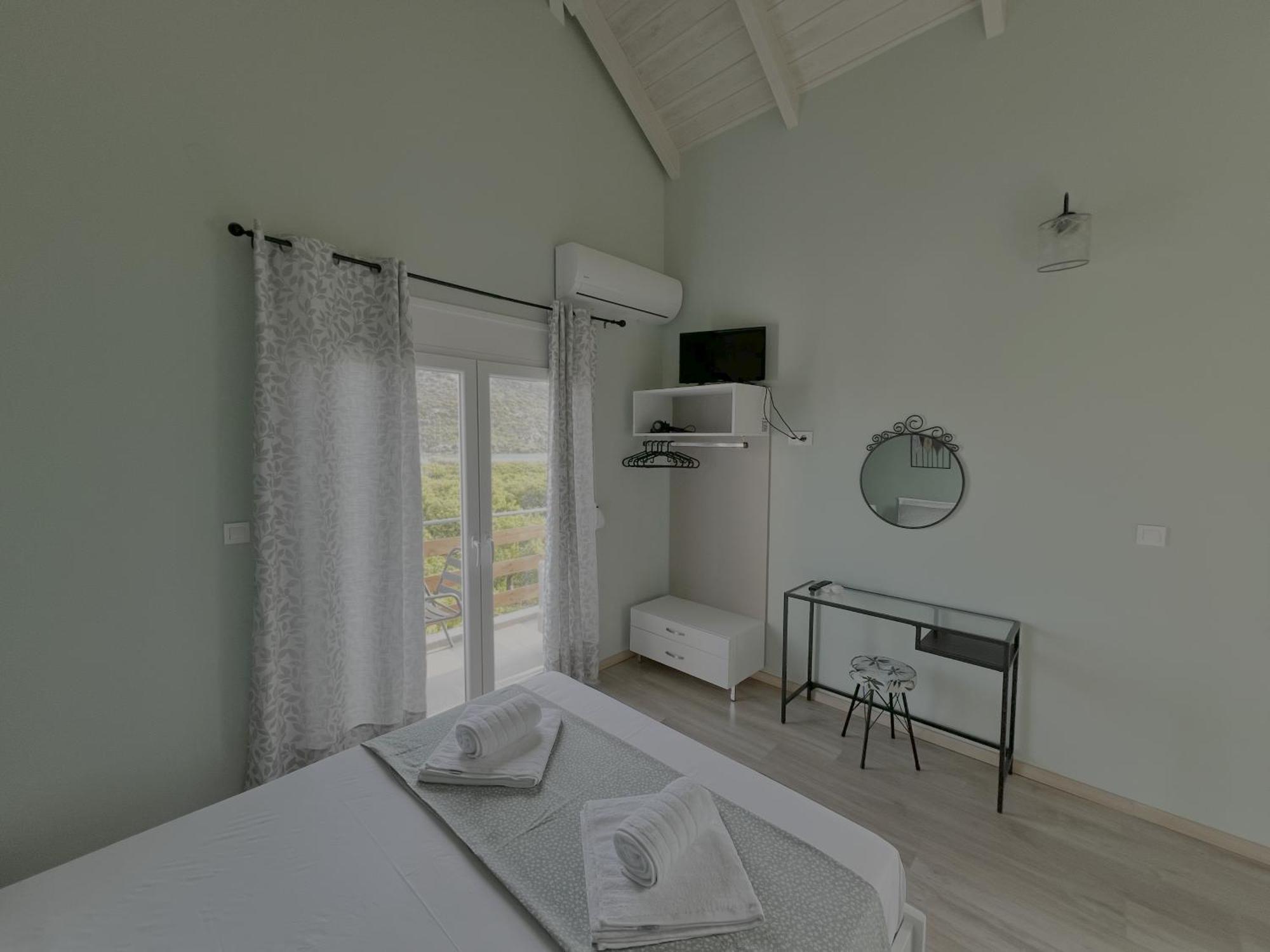 Ferienwohnung Ktima Klimentini Vivári Exterior foto