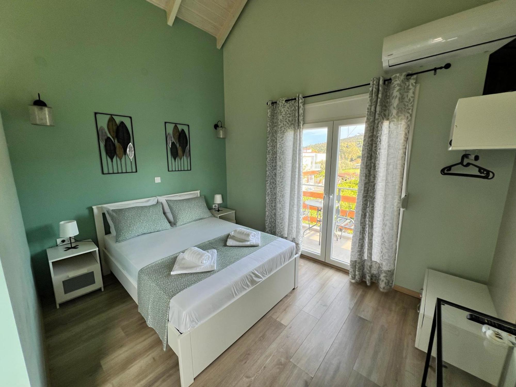 Ferienwohnung Ktima Klimentini Vivári Exterior foto